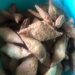A picture of Sweet flaky biscuits/Sarkar para.