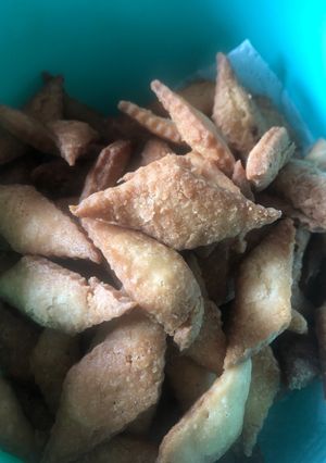 A picture of Sweet flaky biscuits/Sarkar para.