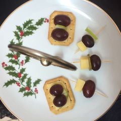 A picture of Simple Grape Appetizers.