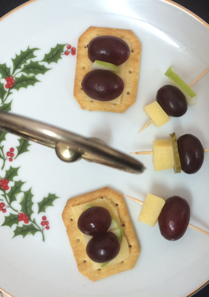A picture of Simple Grape Appetizers.
