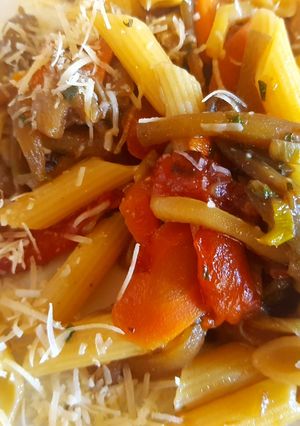 Una foto de Penne rigatti con vegetales al wok. #paraprincipiantes