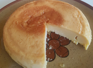 Una foto de Flan de queso en microondas