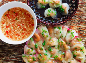 Hình của món Bánh bột lọc tôm 🦐.