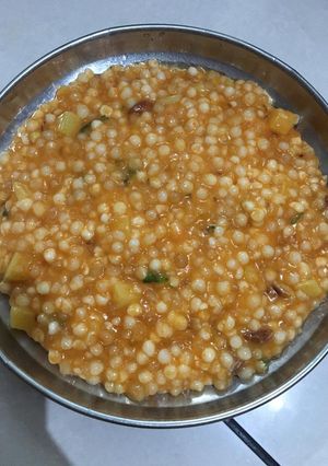 સાબુદાણા ની ખીચડી (Sabudana Khichdi Recipe In Gujarati) રેસીપી મુખ્ય ફોટો
