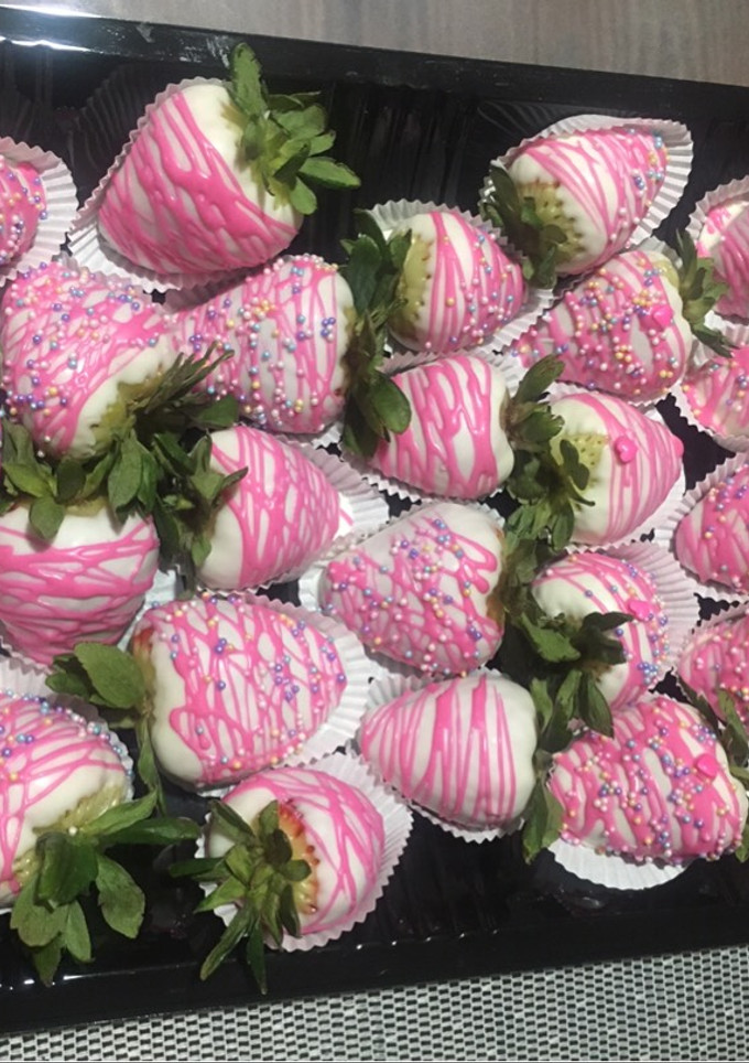 Una foto de 🍓Fresas cubiertas con chocolate blanco