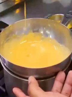 Una foto de Salsa holandesa 🥣 🧑🏽🍳