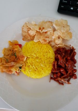 Foto resep Nasi kuning ricecooker