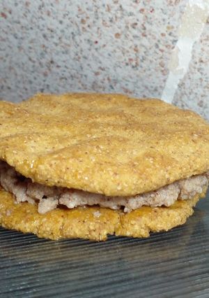 Una foto de Galletas/alfajor de Algarroba con Harina de Garbanzo