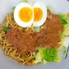 Bakmi pecel রেসিপির প্রধান ছবি