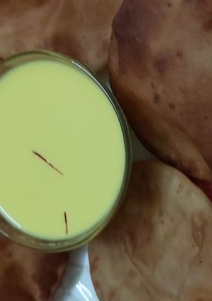 पिकलेल्या केळीच्या पूरी (piklya kelichi puri recipe in marathi) रेसिपी चे मुख्य फोटो 