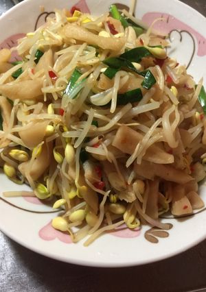 辣蘿蔔炒黃豆芽 的食譜成品照片