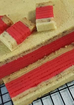 A picture of Chocolate Rice Pinkblanket Layer Cake.