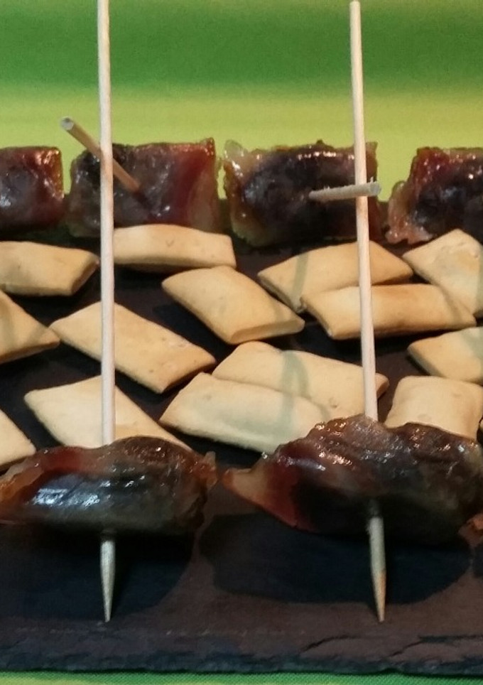 Una foto de Rollitos de bacon y ciruelas