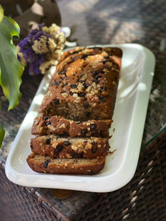 A picture of Chocolate chip banana bread with walnut 😍.