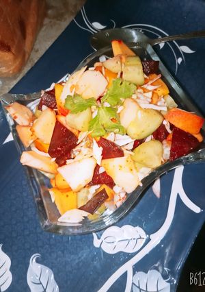 A picture of Fruit&veg kachumber salad.