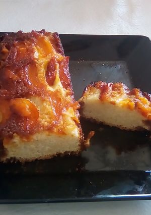 Una foto de Torta invertida de damasco