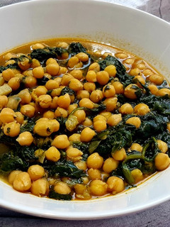 Una foto de Garbanzos con espinacas