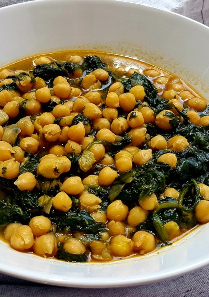 Una foto de Garbanzos con espinacas