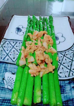 Hình của món Măng tây xào tỏi.