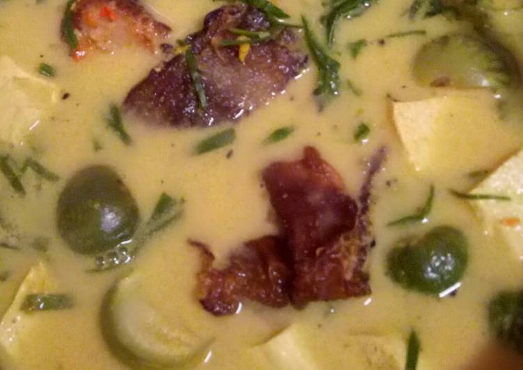 Sayur Mangut ikan Pe dan Tahu + Terong lalap