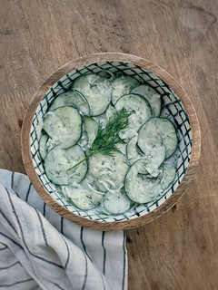 Una foto de Ensalada de pepino y yogurt