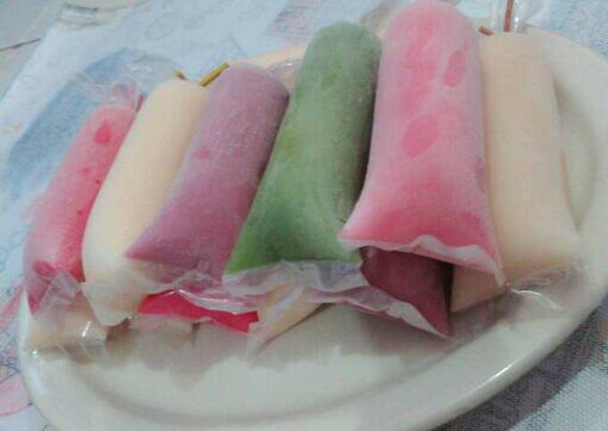 Resep Es yogurt warna warni oleh velin - Cookpad