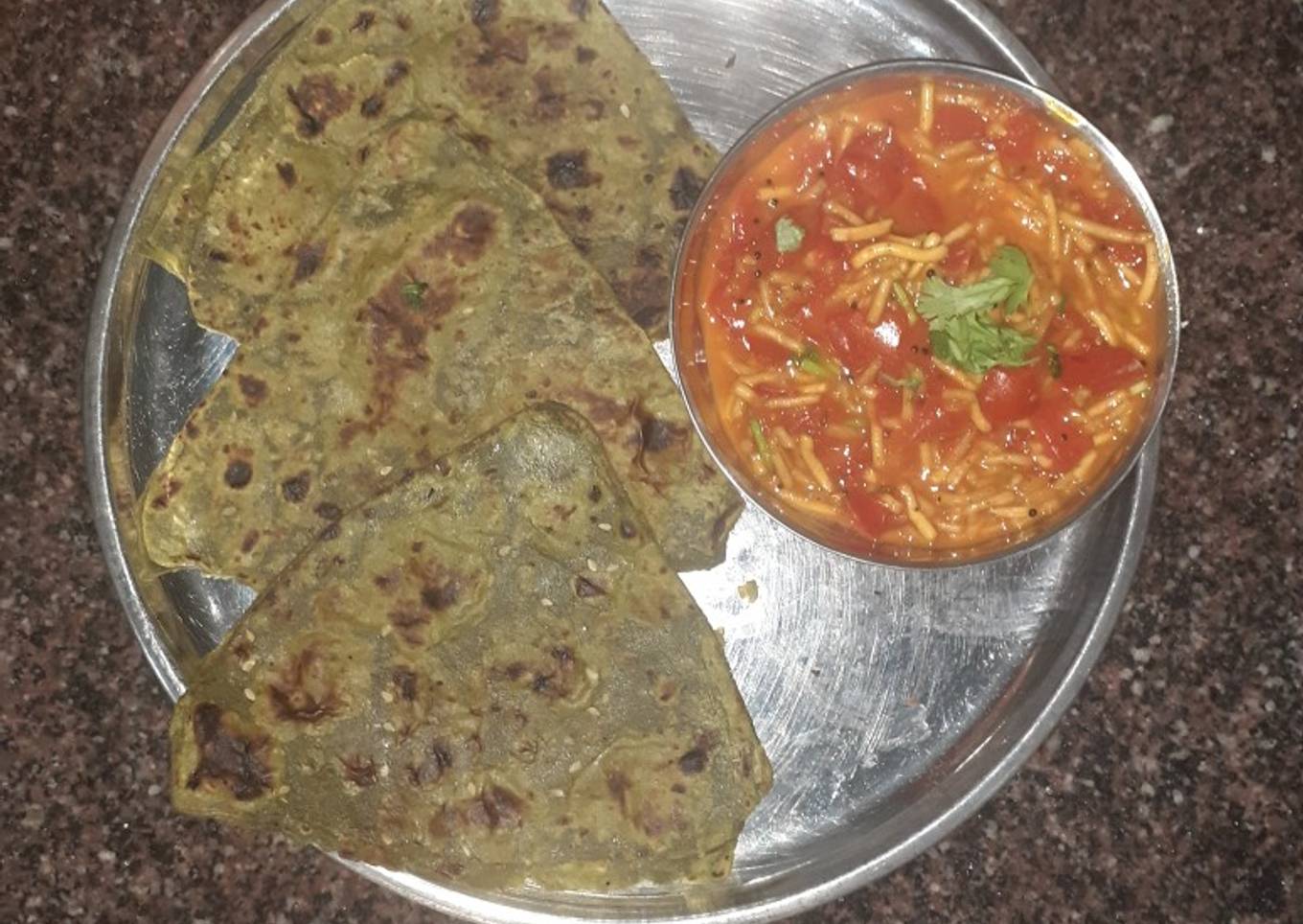 Spinach mint paratha with sev tomato sabji