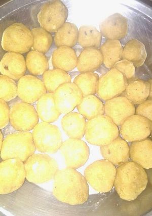 A picture of Khoya Mewa Laddo.