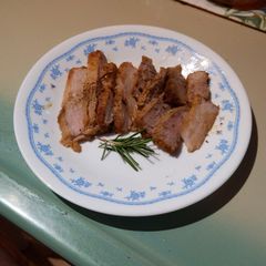 A picture of Goose's Pork Chops.