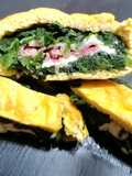 Rotolo di frittata con spinaci, uova, prosciutto e formaggio