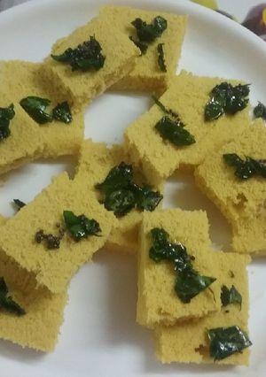 A picture of Khaman Dhokla.