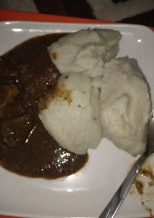 A picture of Tuwon semo da miyan busashshen kubewa.