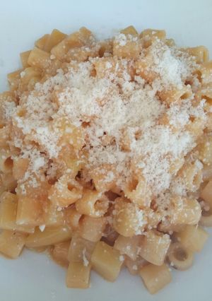 A picture of Pasta stew.