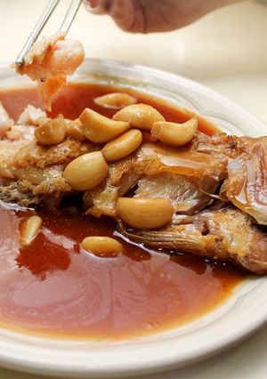 【厚生廚房】蒜子燒魚 的食譜成品照片