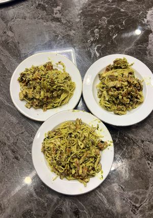 Hình của món Mì Ý xốt Pesto với Bacon và Nấm Mỡ.