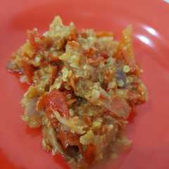 A picture of Sambal terasi tomat matang.