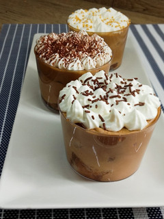 Una foto de Mousse de café sin huevo sin gelatina
