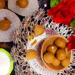 A picture of Whole Wheat Laddu.