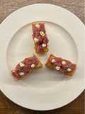 Millefoglie di patate croccante con tartare di manzo e maionese al limone