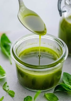 Una foto de Aceite de Albahaca - Olio al basilico