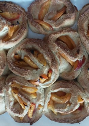 Une photo de Cinnamon rolls abricots