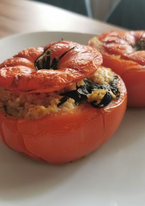 Une photo de Tomates farcies végétariennes