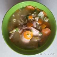 Sop Awormak (ayam wortel makaroni) রেসিপির প্রধান ছবি
