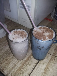 Una foto de Licuado de banana split👌