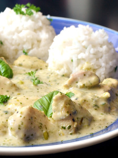 Csirkemell recept zöldfűszeres mártásban recept fotója