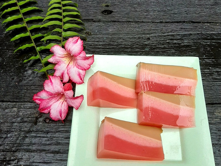 Cara Memasak Puding Stroberi Lapis Moka Yang Menggugah Selera