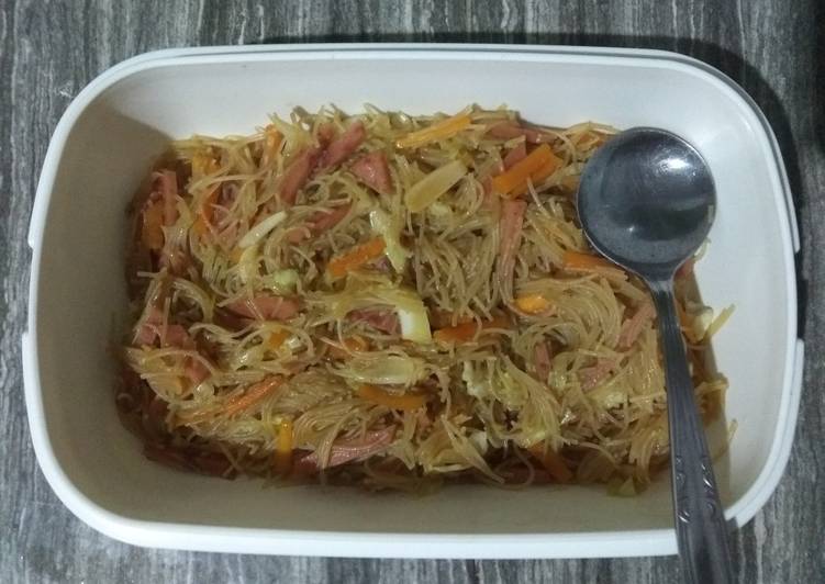 Bagaimana meracik Bihun Wortel Saus Tiram yang simpel