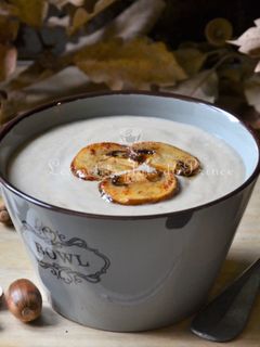 Une photo de Velouté d'automne aux champignons