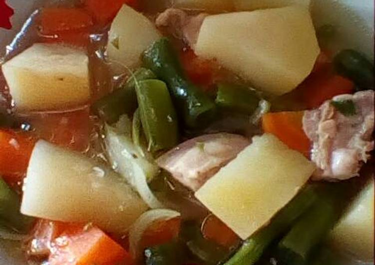Sop ayam campur