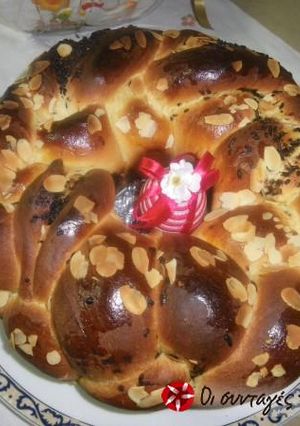 A picture of Golfo's tsoureki.